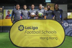 巴塞罗那队3-0完胜纽卡，弗里克战术助力西甲霸主回归欧洲赛场